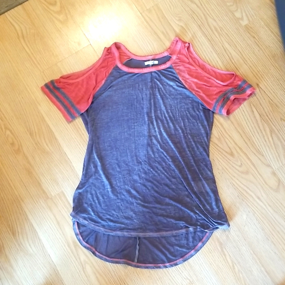 Cold shoulder Tshirt size Medium-Adorable